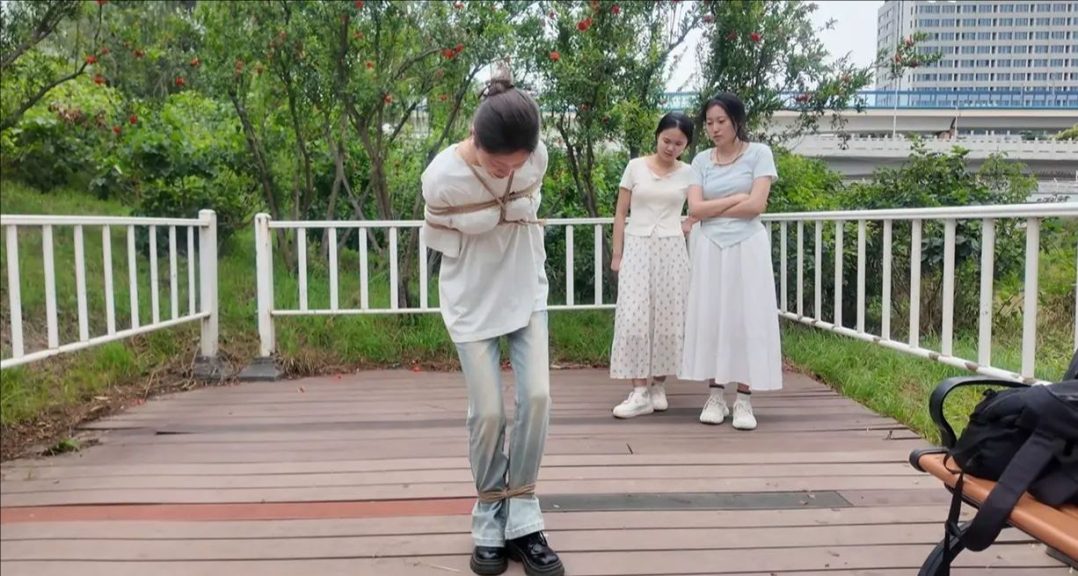 三支校花 捆绑体验 逃脱倒计时