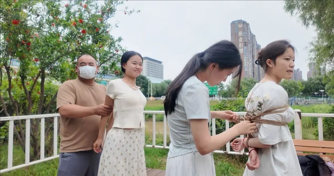三支校花 捆绑体验 逃脱倒计时