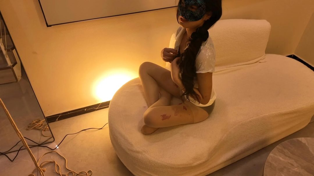 美女文慧人体盛！打屁股