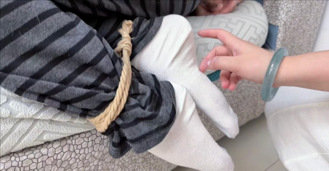 【紫色心情】思琪 粉色口球 驷马tk 闻臭袜臭鞋 胶带封嘴 原味堵嘴
