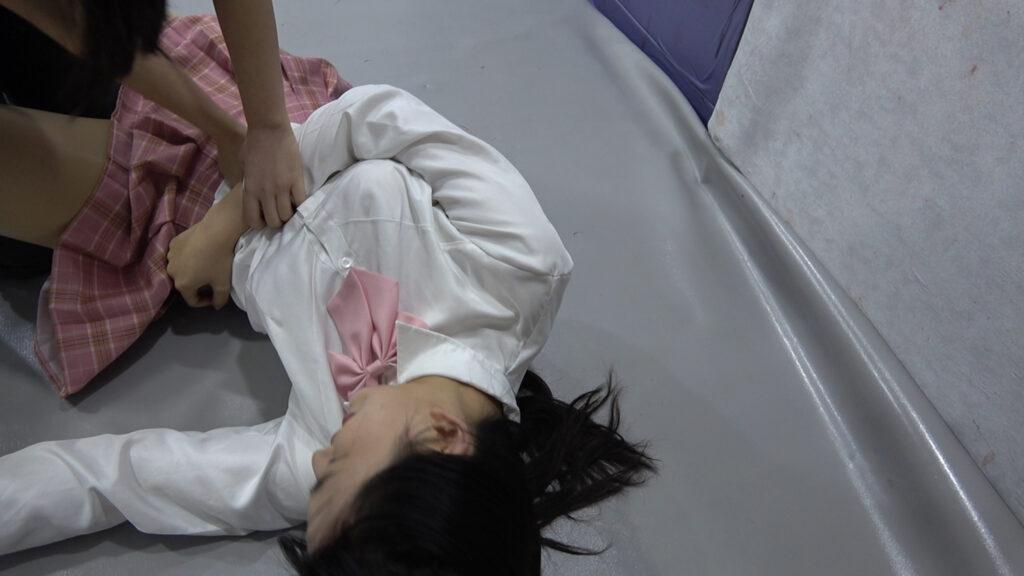 百合间的背叛