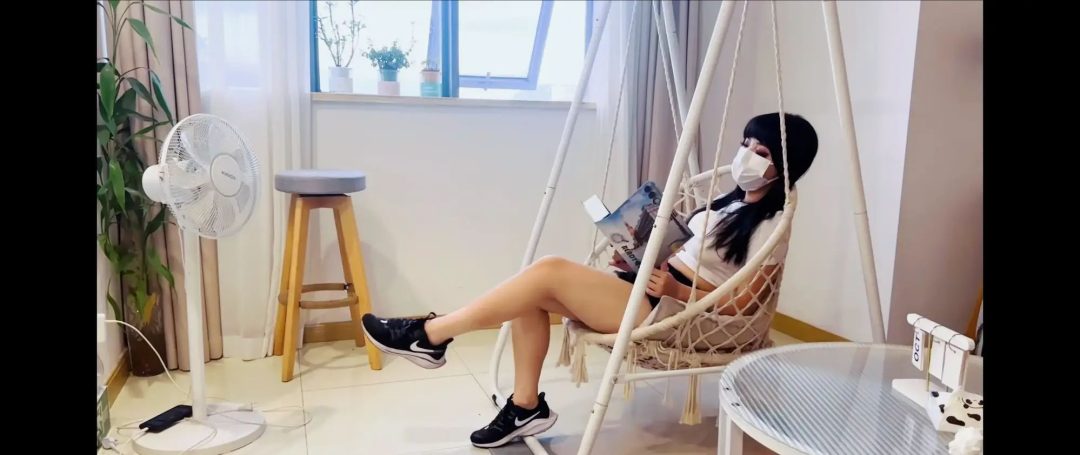 （菠萝定制）女大学生被催眠