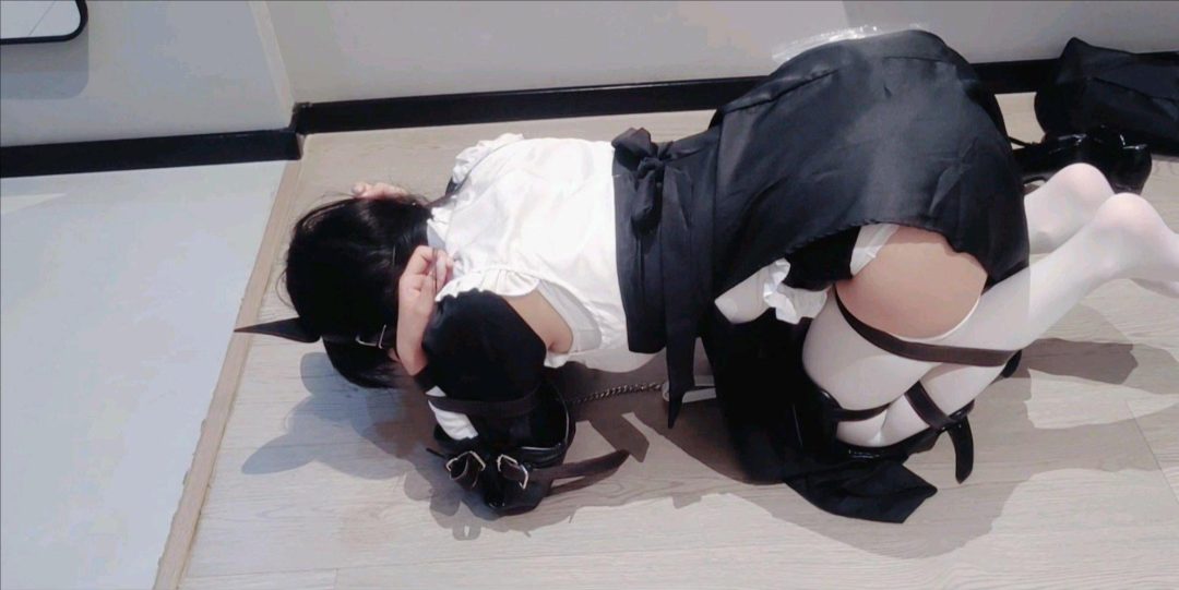 小鸟cos修女首次尝试k9套装