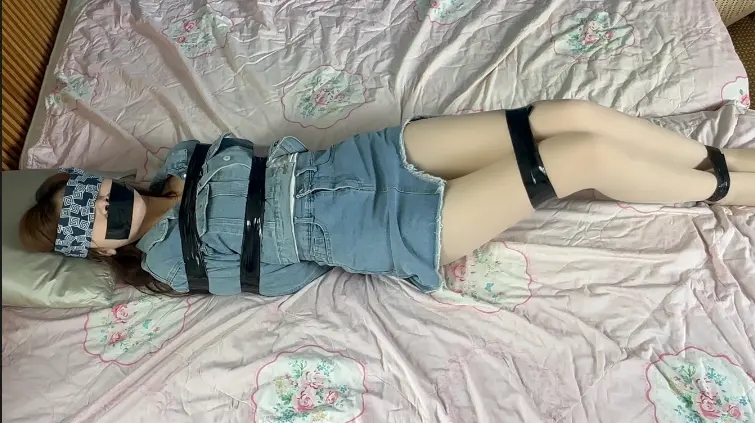 新模蜜瓜首秀，大长腿气质美女