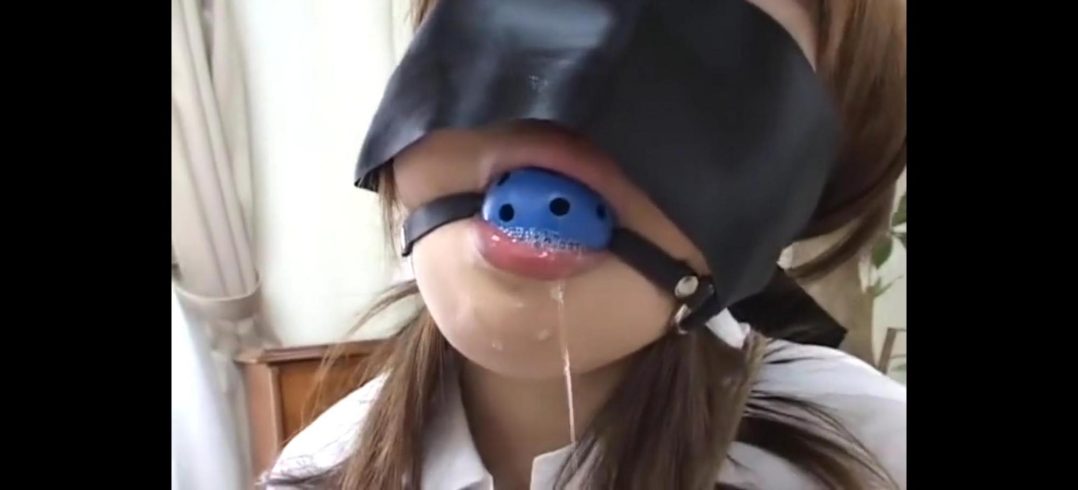 被捆绑的女白领