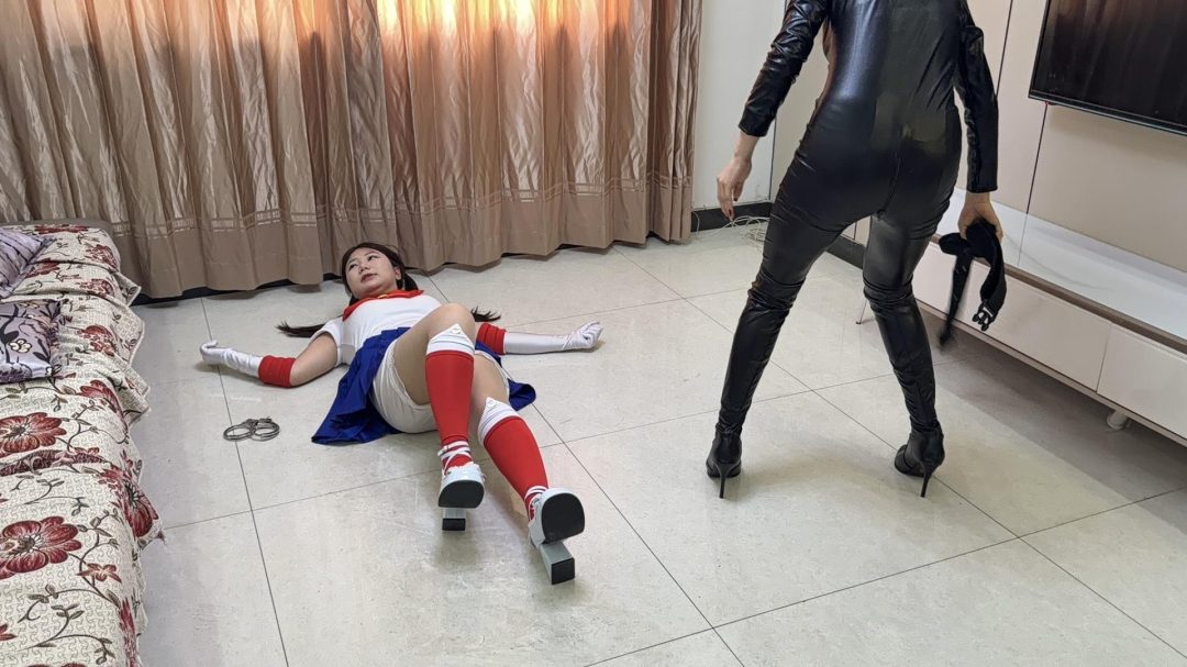 魔法少女与黑寡妇决战之巅 五花，驷马，手脚拷 口球堵嘴