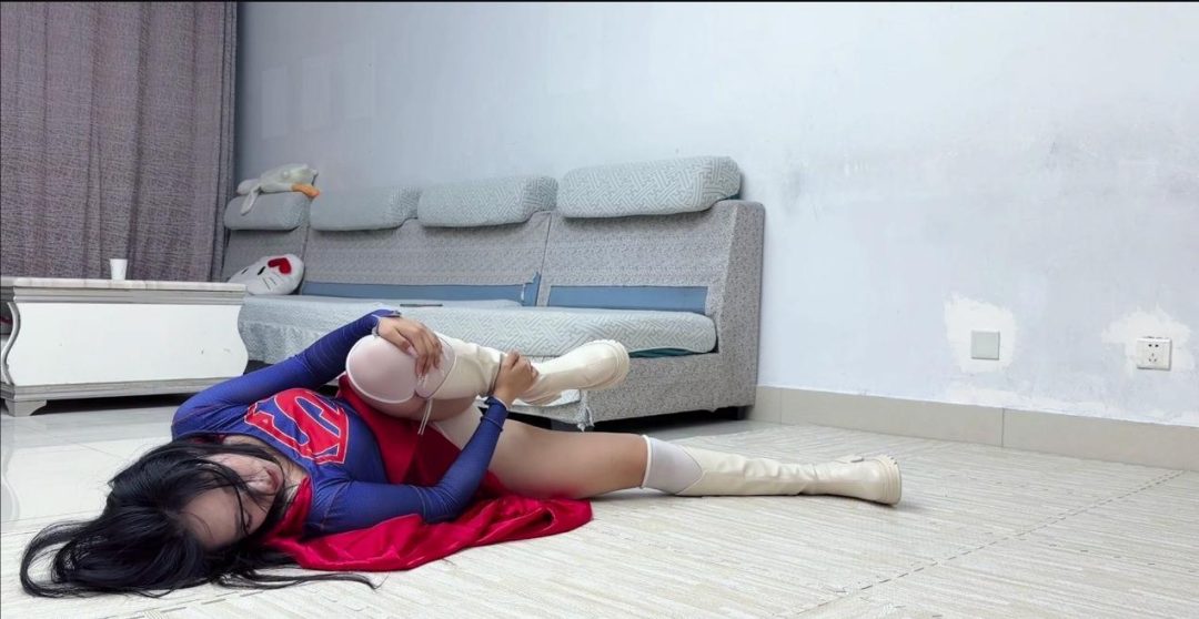 【掰腿遭遇】蝎子掰腿 白丝超人 吊带短裤