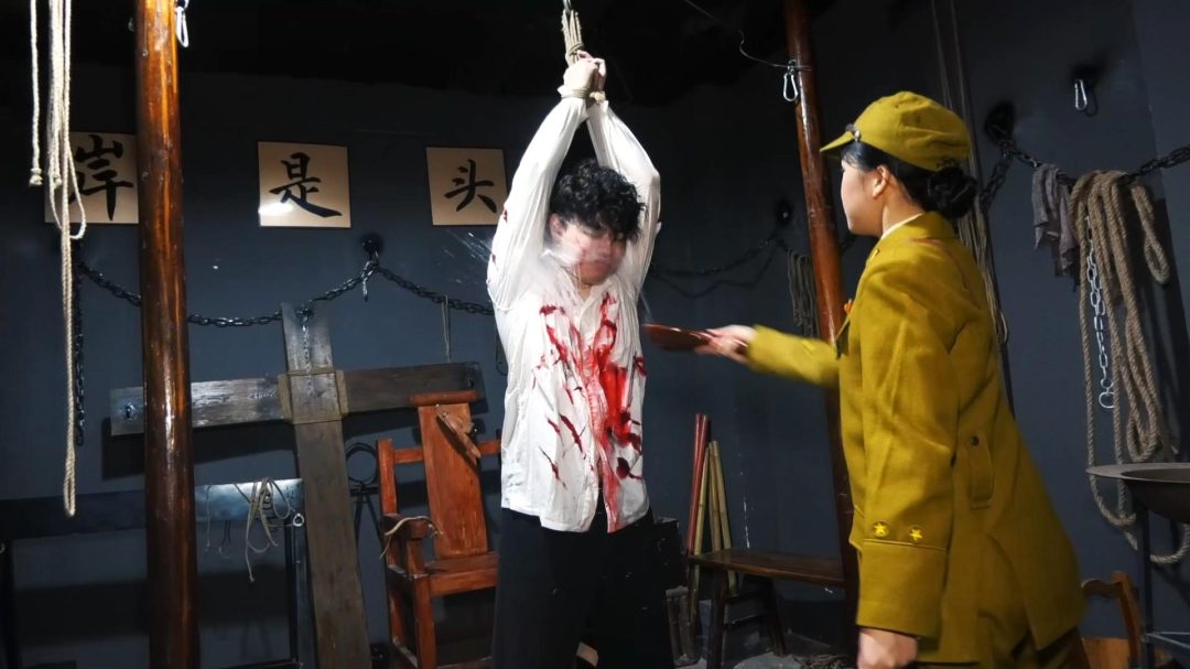 女烈大片~定拍转公映《狱骨双姝》在沦陷区两名地下女同志在秘密接头时被叛徒出卖被捕遭受各种酷刑后英勇就义