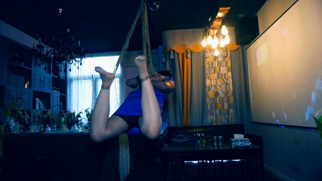 旗袍女M的单腿吊 旗袍女M的单腿吊