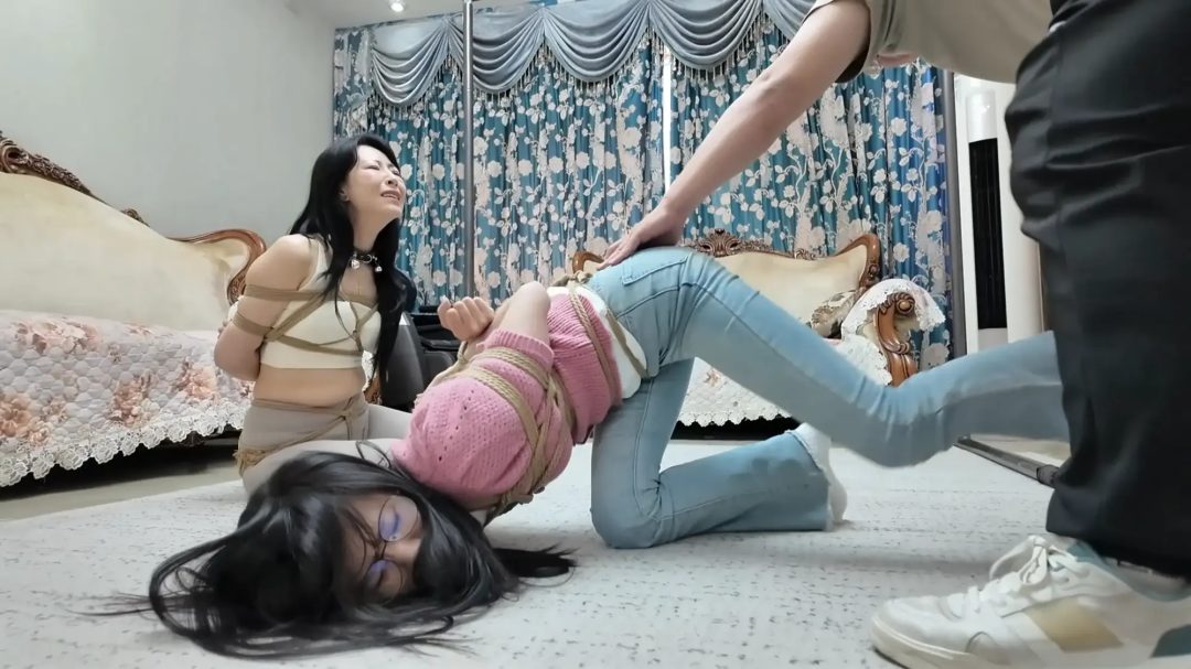 枫叶工作室精品定制2.7k剧情片—《母女劫难》重制版 单亲妈妈因无钱交房租被房东胁迫 女儿发现隐情被房东捂晕一同被捆绑囚禁