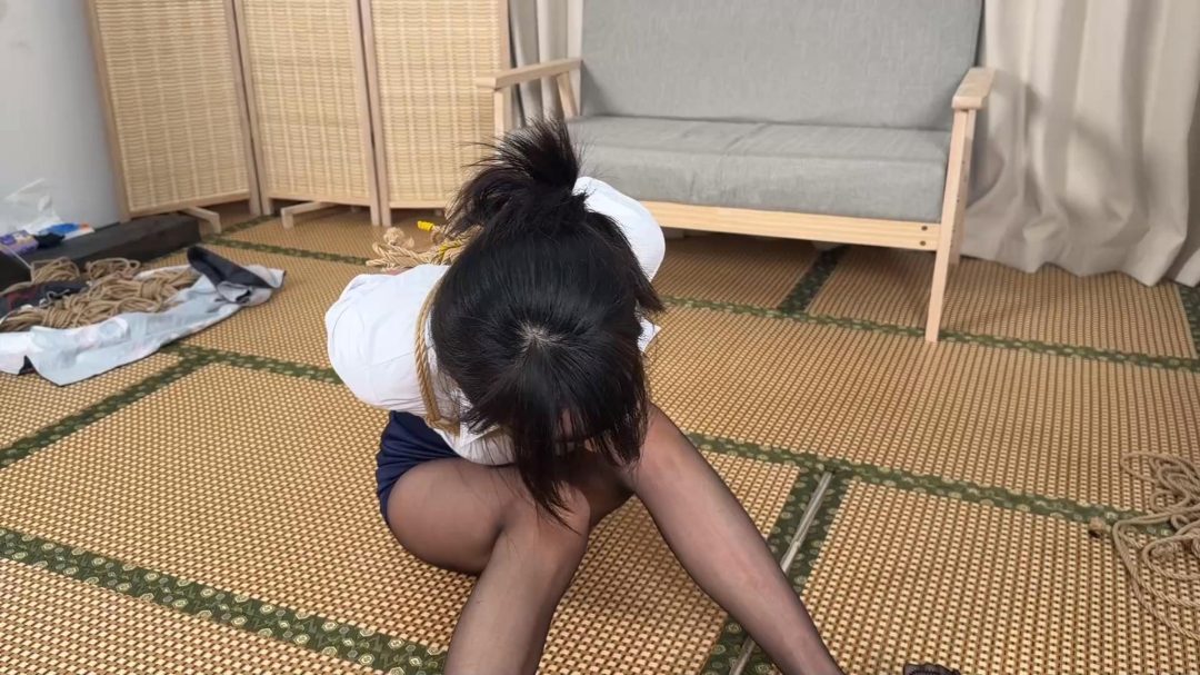 【胖竹子写真集】OL制服美女,直臂捆缚 制服诱惑