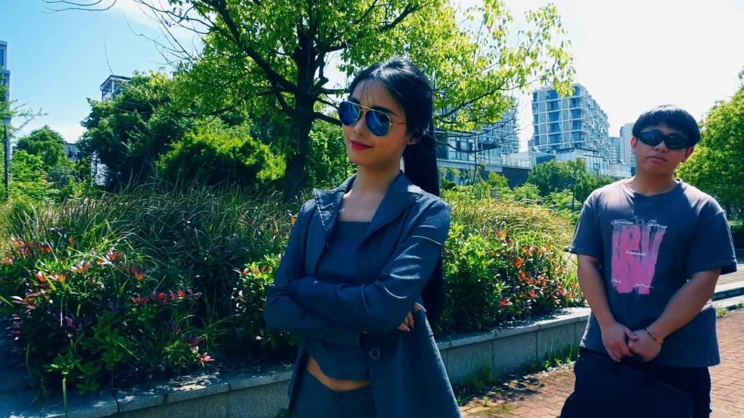 定拍转公映《深山囚徒》上集 两个漂亮的女孩在深山游玩误入人贩组织的地界被绑架囚禁在绅士地牢中