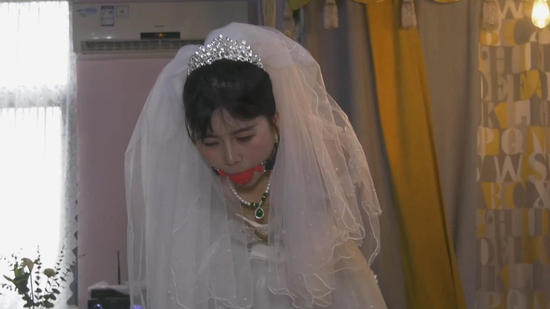 会所里捆绑婚纱女M