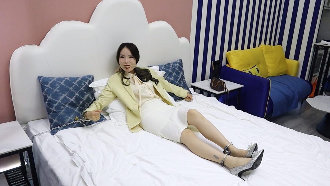 趾间艺束工作室 空姐笑笑被 TK  挠脚心TK 手铐脚铐脚镣 丝袜肉丝咖丝