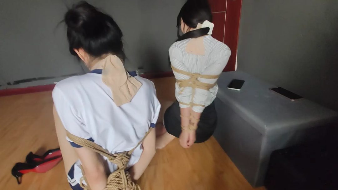 秦韵绳屋定制 《师生紧缚脱缚全过程》