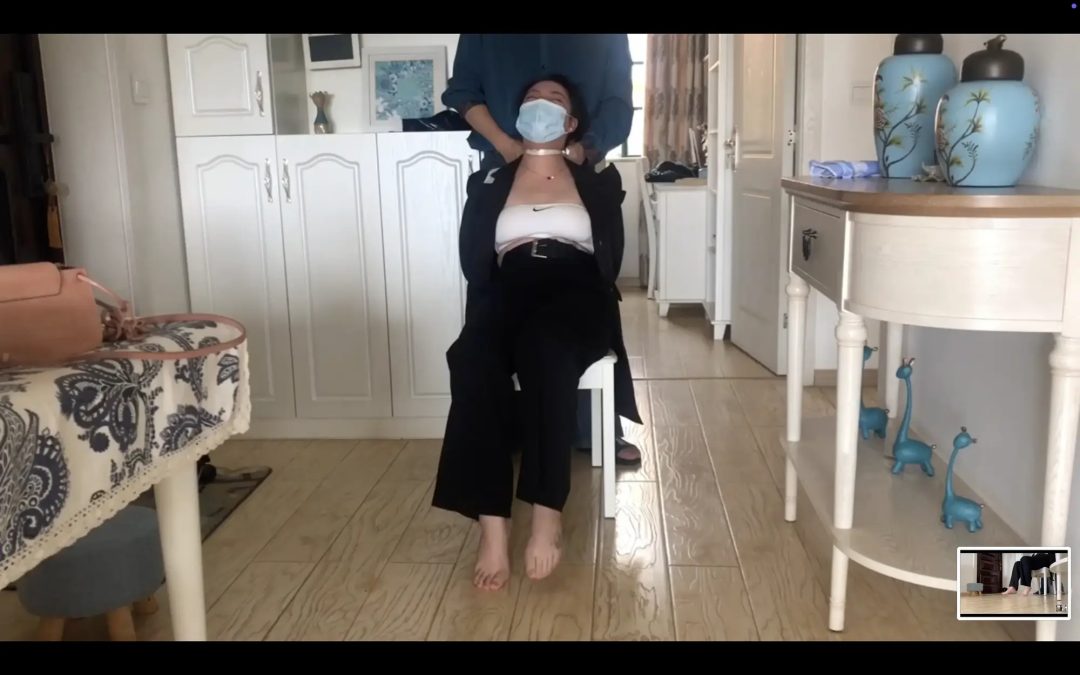 勒捂职业装女生