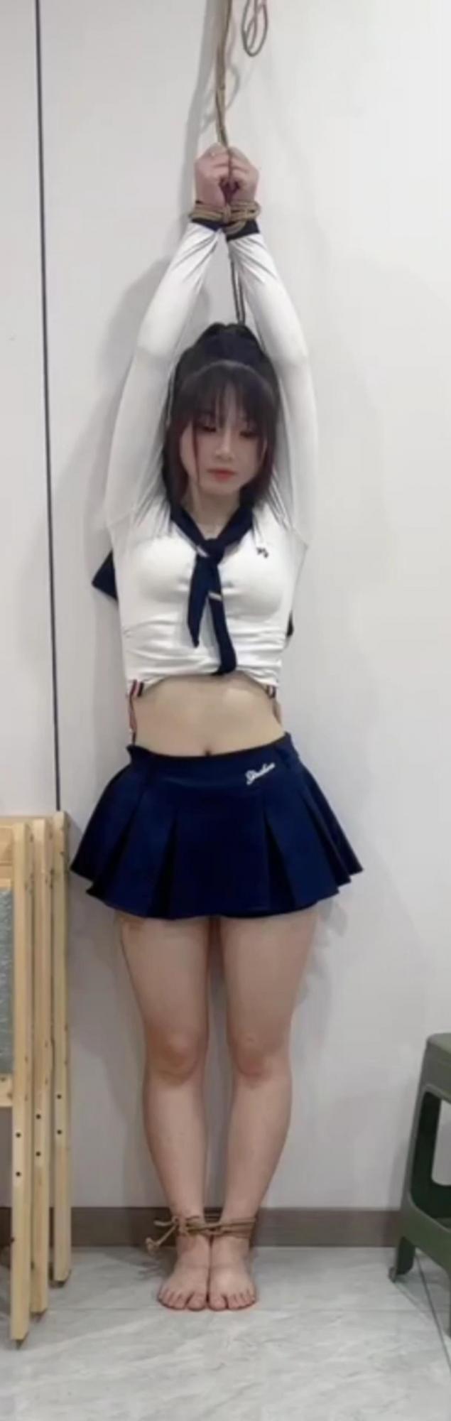 美女吊缚放置