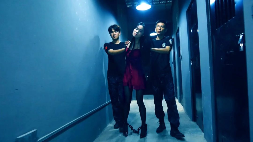 定拍转公映《深渊姐妹花》上集 谢雨欣为保护 妹妹主动扛下妹妹在她房间被捕