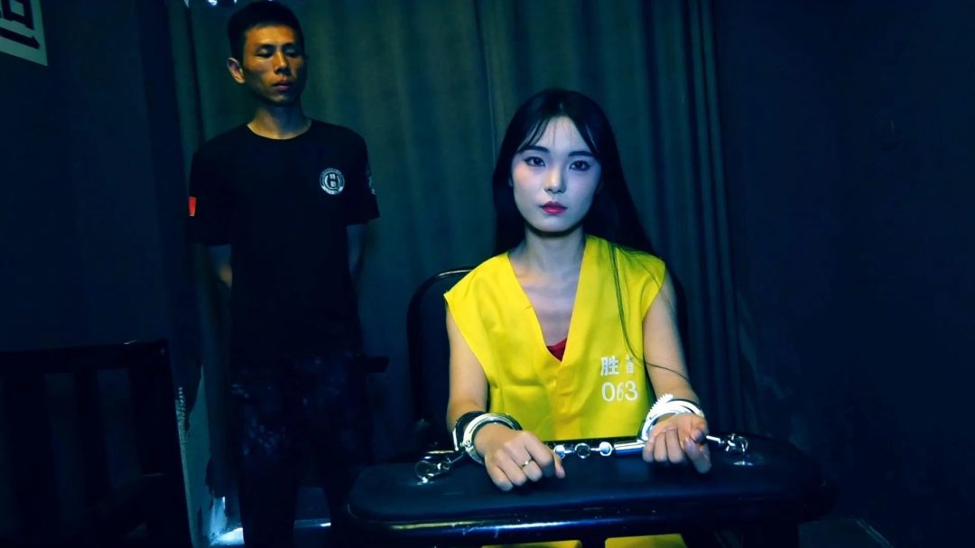定拍转公映《深渊姐妹花》上集 谢雨欣为保护 妹妹主动扛下妹妹在她房间被捕