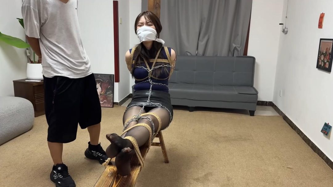 金宝定拍—《卧底模特的命运》下，盖盖出演，卧底特工惨遭报复，老虎凳捆绑+塑料袋全包捆绑