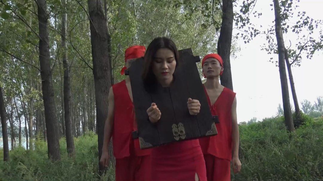 荡妇女囚小野斩首体验记