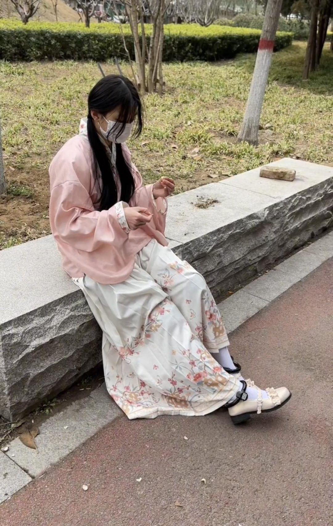 18岁女高的四天镣铐生活（2）适应重镣，公园2公里走路镣责