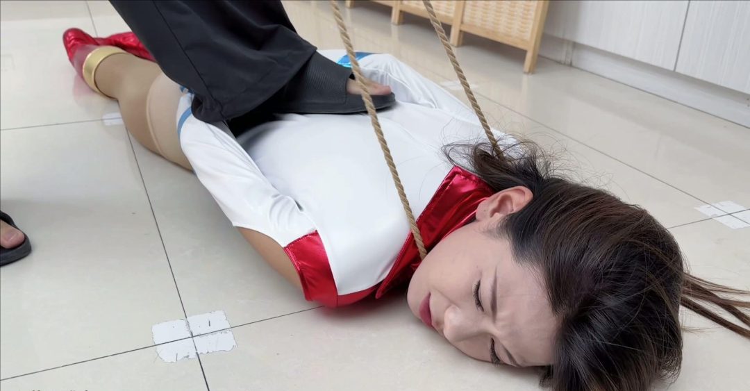 灵儿 胜利女侠身份暴露凌辱惨败 梦川工作室