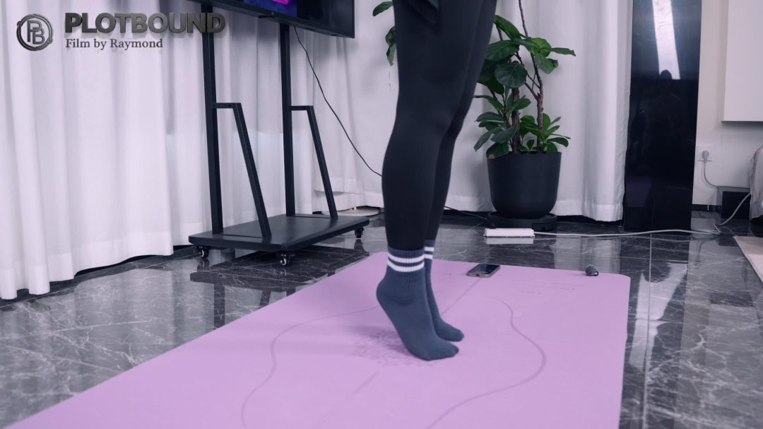 【PlotBound】Hardness Bondage Fitness（第一集）:硬核强制踮脚训练（钢管卡嘴/G钩/电击胸垫）