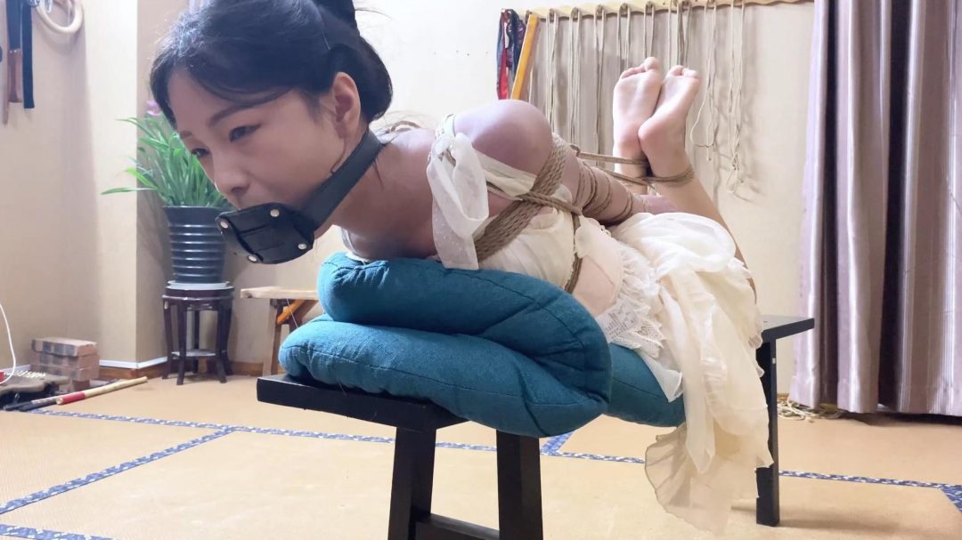 山鬼工作室 动动深喉口球老虎凳定拍 下集