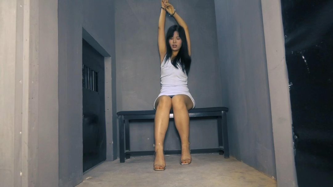 新场地定拍转公映《绝色深渊》两名年轻貌美的女孩因金钱的贪婪走向深渊