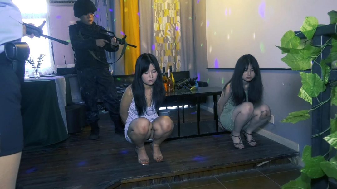 新场地定拍转公映《绝色深渊》两名年轻貌美的女孩因金钱的贪婪走向深渊