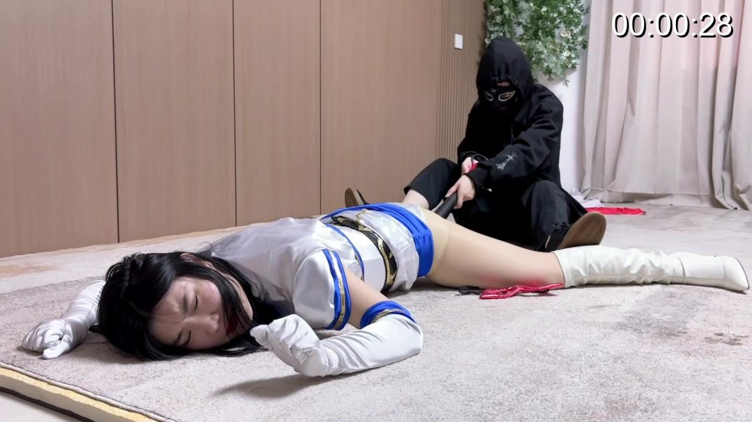 吴晗 魔法女战士冯迪妮虚弱战败被脱战衣 吴晗 魔法女战士冯迪妮虚弱战败被脱战衣