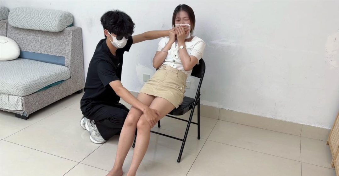 【迷药之都】中集 菜菜 椅子捂晕摸腿 公主抱 捂晕在床