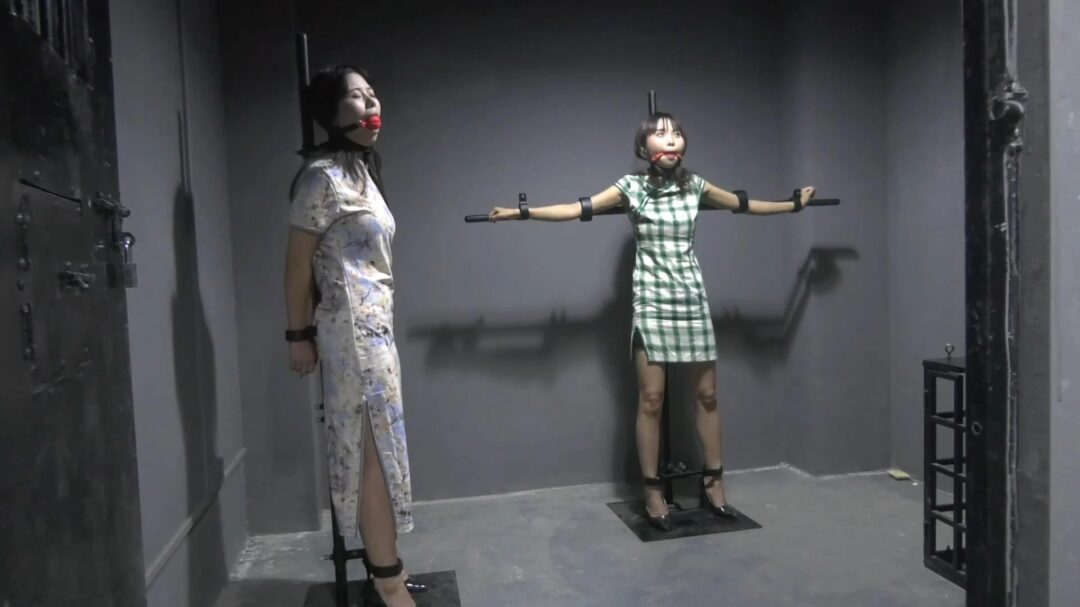 定拍转公映《暗局贩售》姐妹俩体验沉浸式剧本杀囚禁在地牢调教后