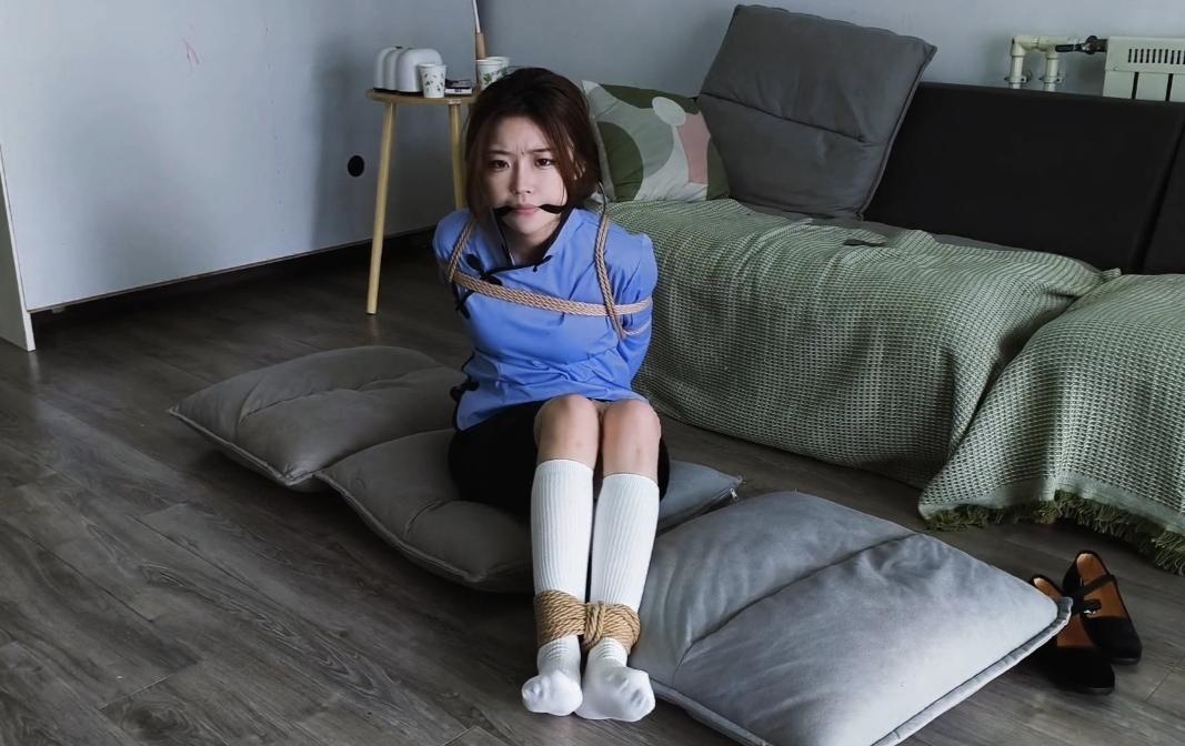 （私人订制）被劫持的民国少女