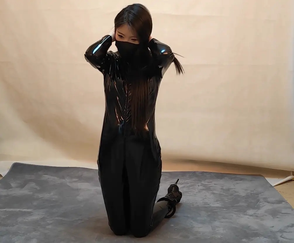 束缘阁 折磨女特工