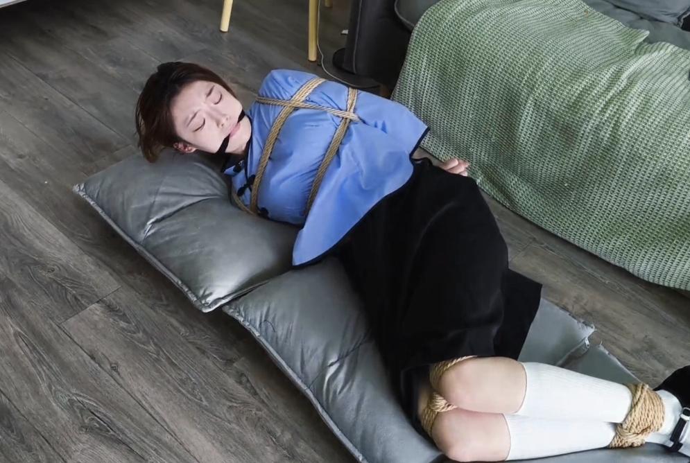 （私人订制）被劫持的民国少女