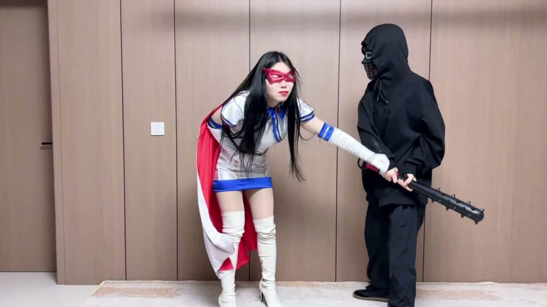 魔法女战士冯迪妮虚弱战败被脱战衣