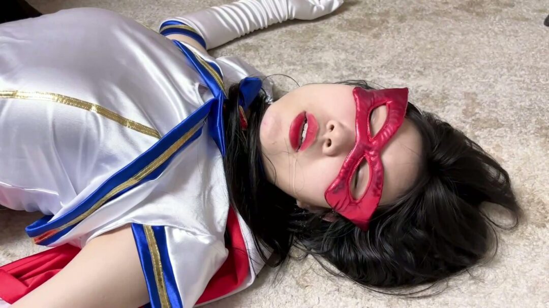 魔法女战士冯迪妮虚弱战败被脱战衣