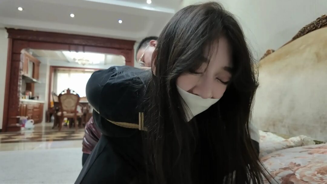 《她们的故事·沐颜·美女老板的约会劫难》【黑丝御姐】【强迫互动】【屈服拍照】【放置挣扎】
