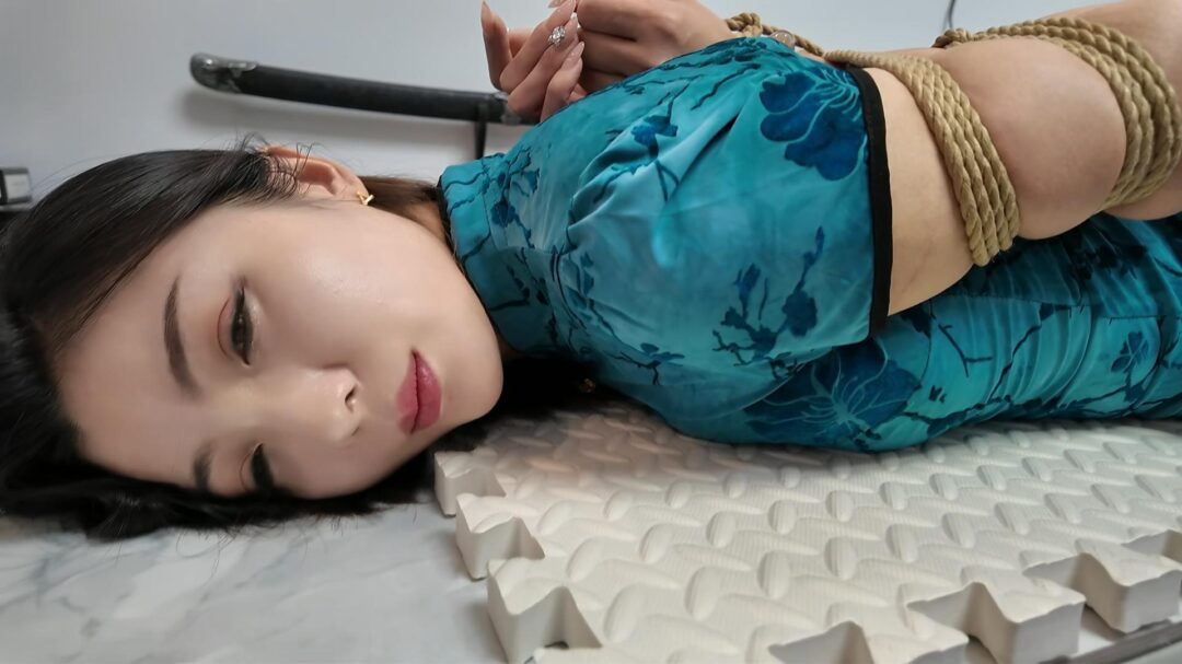佳佳旗袍后手观音驷马