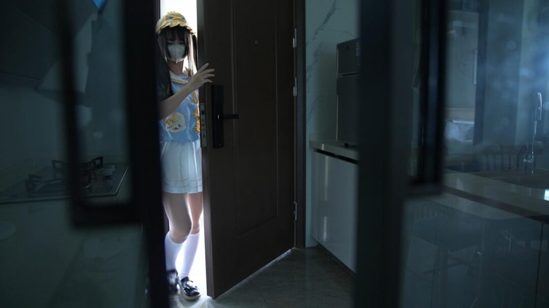 【小萌同学】 鸭鸭JK 玩弄摆弄脱衣白丝玩足