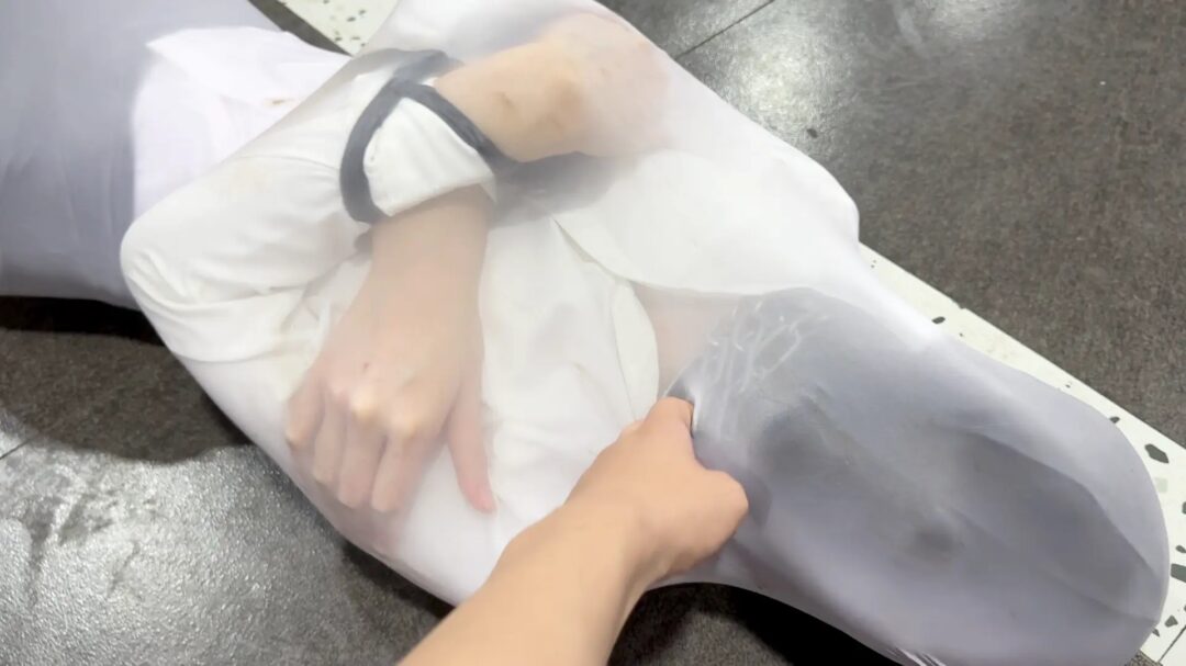 无人之境-自缚解压被老板抓包的女职员