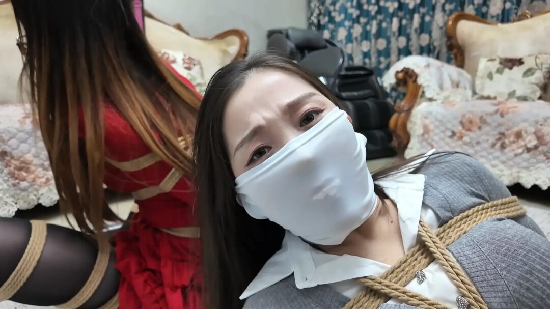 《彩虹与黑猫·新美人捕获主播篇》【红裙黑丝】【灰丝风韵】【直播展示】【游戏比拼】