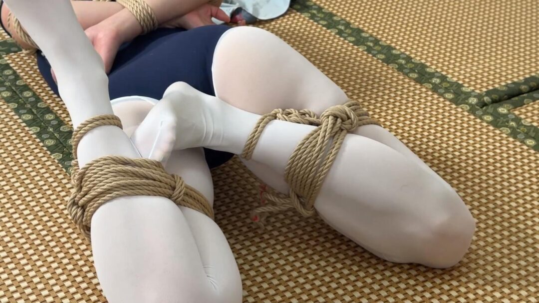 【嗷嗷】舞蹈服后手缚加折腿缚蒙眼挣扎
