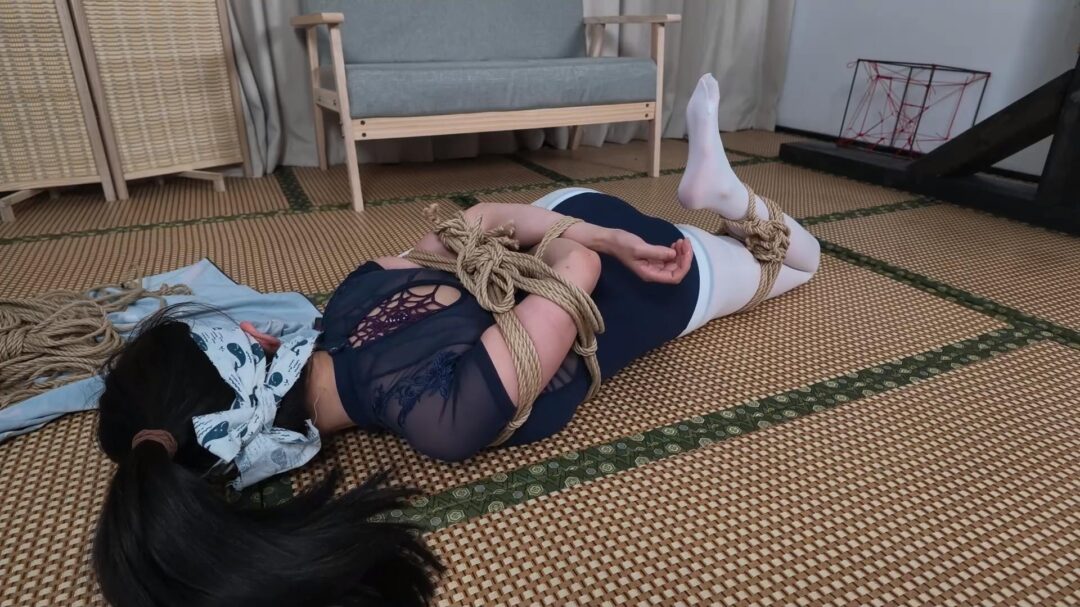 【嗷嗷】舞蹈服后手缚加折腿缚蒙眼挣扎