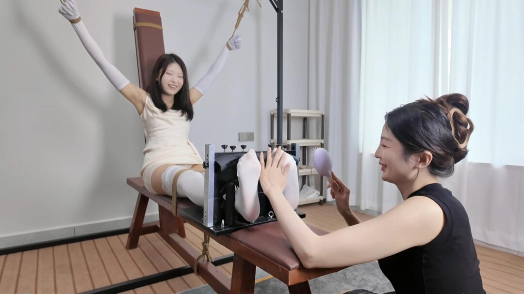 老虎凳TK之佳佳与晓琴002
