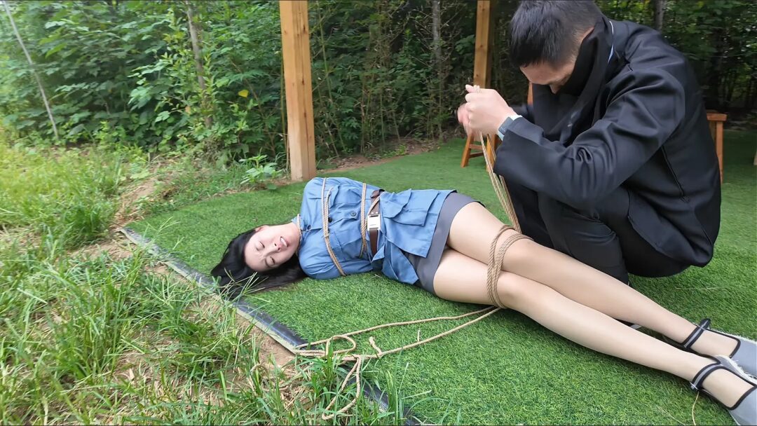 《娘子军虎口脱险》