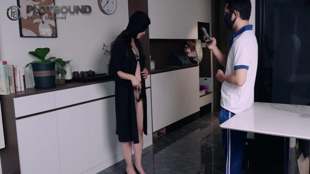 【PlotBound】（精品剧情）女神老师不可能是M（第七集）:锁着 和G钩的身体被学生发现（锁着全套 G钩下的训练、折磨、清洗、任务、被学生发现身份）