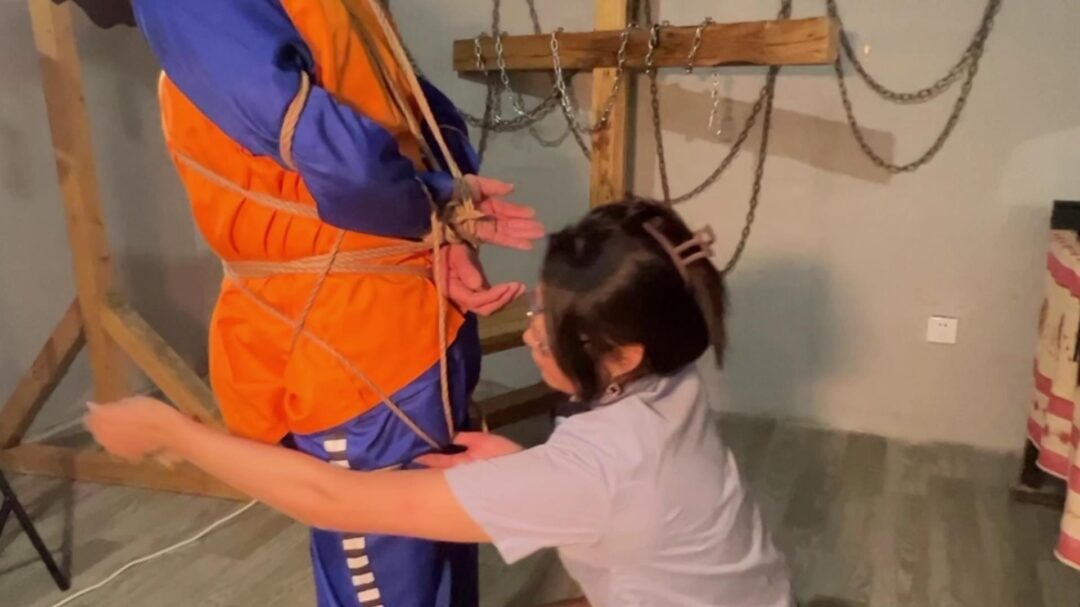 依依女王在丽佳的首秀